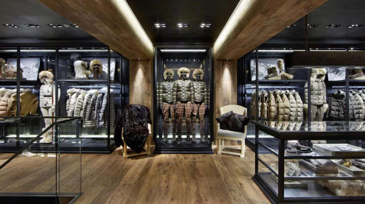 Chanel Pop-Up Store in Courchevel - Luxury RetailLuxury Retail