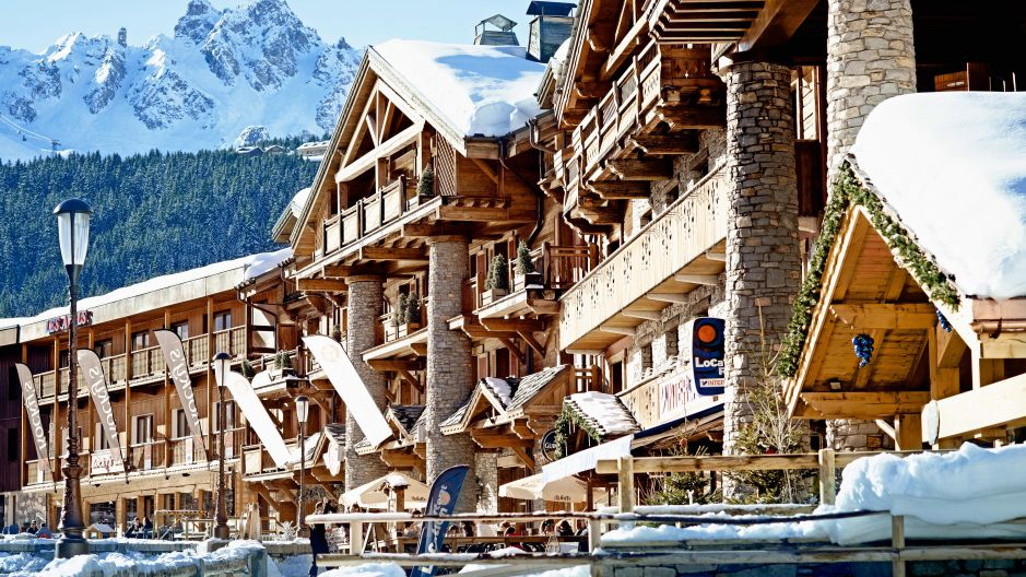 Val d'Isère or Courchevel: Unraveling the Alpine Skiing Paradise