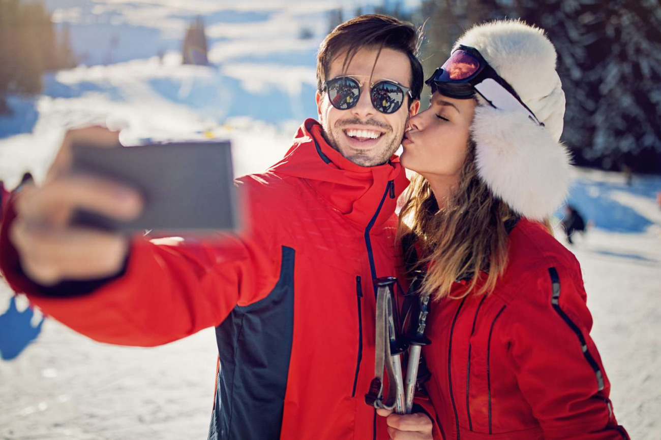planning-a-romantic-ski-vacation.jpg