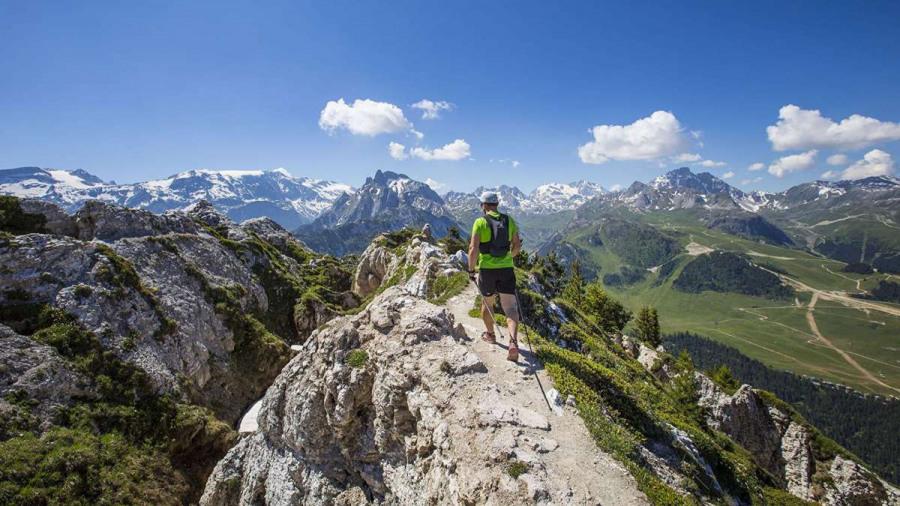 Hiking-on-the-Rosiere-and-the-Crete-de-Mont-Charvet-Ski-Holiday-In-Courchevel