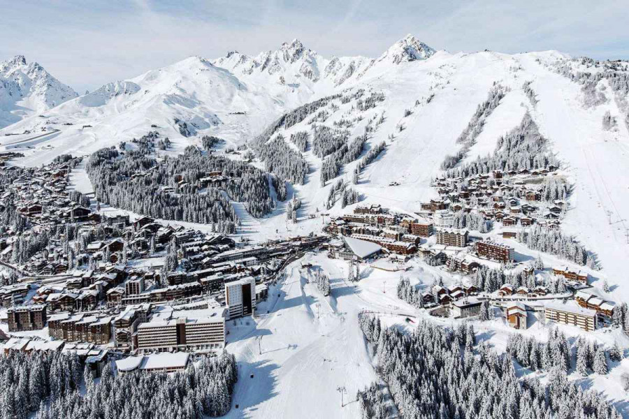 courchevel-owns-many-luxury-chalets-hotels-and-entertainment-facilities