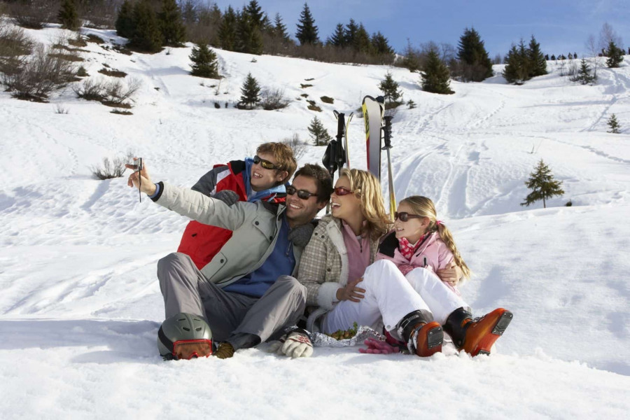 what-s-included-in-ski-trip-family-packages